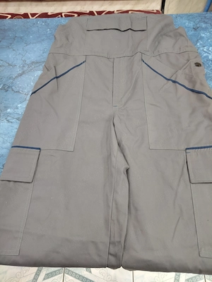 Pantaloni de salopeta noua 