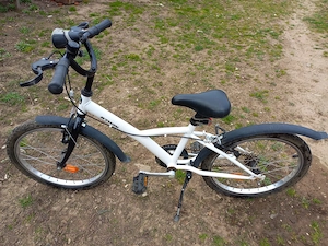 Bicicleta B-TWIN (copii 6-10 ani)