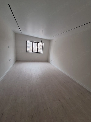 3 camere decomandate  Baia Comunala   etajul 1