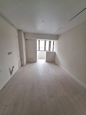 3 camere decomandate  Baia Comunala   etajul 1 - imagine 2