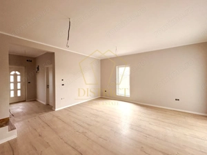 Duplex cu 4 camere, despărțit prin camera tehnica | Mosnita Veche - imagine 3