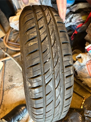 Set de 4 anvelope de vara