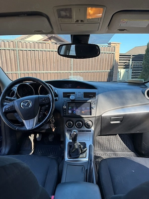 Model Mazda 3 hatchback   - imagine 5