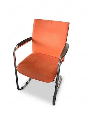 Scaun portocaliu fix