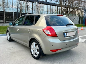 Kia Ceed 1.6 benzina 2011 euro 5 - imagine 2