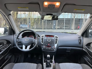 Kia Ceed 1.6 benzina 2011 euro 5 - imagine 4