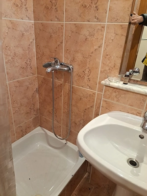 Inchiriez garsoniera in Deva, ultracentrala (langa Primarie), etaj 1, pentru BIROU sau de LOCUIT - imagine 5