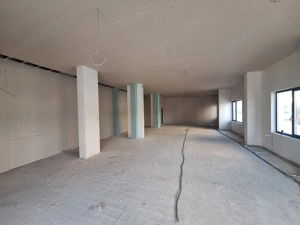 Spatiu Comercial - Bloc Nou - Stradal - 560 mp - 8 parcari - imagine 5