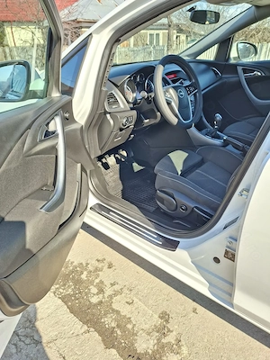 Opel Astra j 1.7 facelift - imagine 5