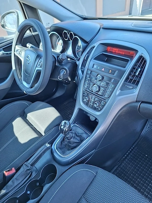 Opel Astra j 1.7 facelift - imagine 11