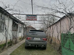 Casa bătrânească cu teren generos, Straoane, județul Vrancea