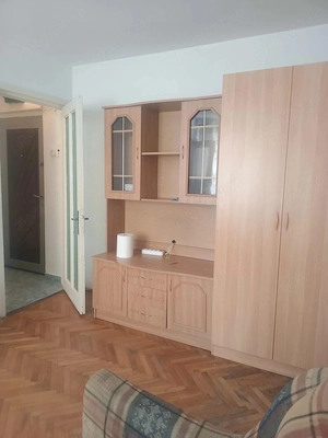 Garsonieră zona centrală Bârlad  - imagine 3