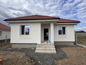 Individuala Sag,4 Camere,2 Bai,Terasa Acoperita,Teren Generos