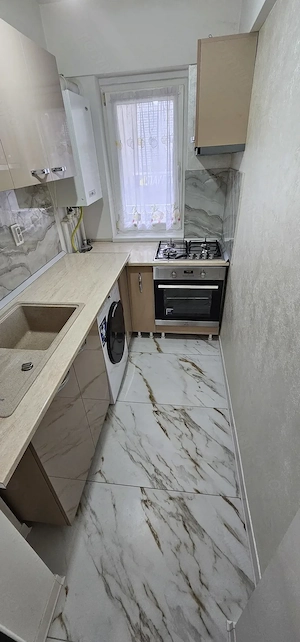 Apartament 2 camere decomandat, etaj 1   Platou Dacia - imagine 3