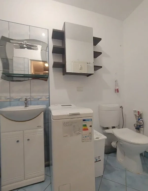 Inchiriez o garsoniera in sector 5, zona Sebastian - imagine 2