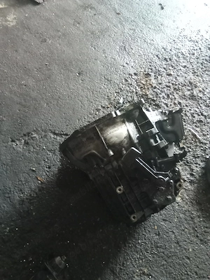 cutie viteze ford focus - imagine 3