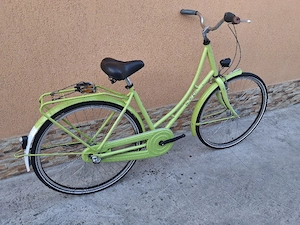 bicicleta  dama cu dinam in butuc 