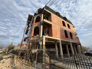 Imobil la roșu 400 mp, ideal pensiune, zona Dragoieni  - imagine 3