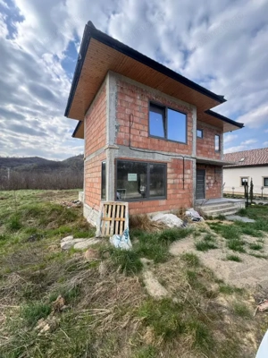 Casă semifinisată Tăuții Măgherăuș, 136 mp, teren 19 ari