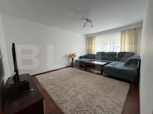 Apartament cu 3 camere de închiriat, zona Bradet