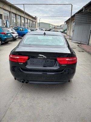 Jaguar XE 12 2015 2.0d - imagine 5