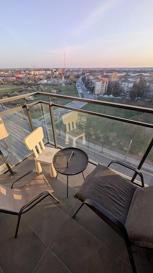 Apartament cu 3 camere si 2 balcoane, zona Soarelui - imagine 3