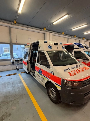 VW T5 Ambulanță echipata complet - imagine 3