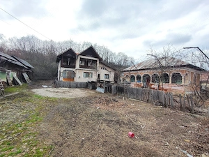 Casa si teren de vanzare într-o zonă înconjurată de păduri si aer curat, lângă orașul Găești  - imagine 8