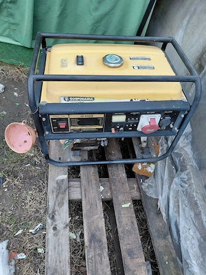 vând  generator de 5 kw   380 220.. pret 2700 lei   