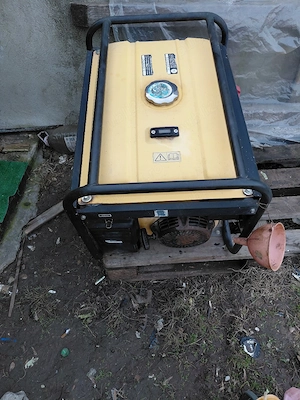 vând  generator de 5 kw   380 220.. pret 2700 lei    - imagine 4
