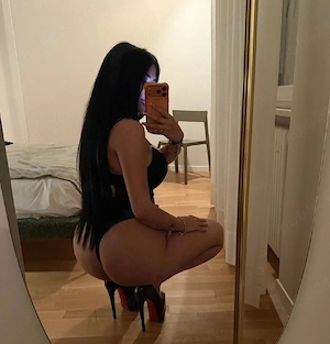 Party!!! Am și colega!!! Pupici