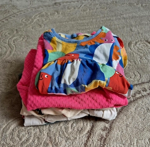 Lot haine 98 in stare foarte buna