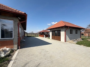 Casă Spațioasă cu Teren Generos   Sudriaș, Com. Traian Vuia - imagine 2