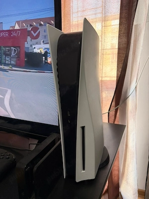 PlayStation 5 Disc Edition + Jocuri   de Vânzare - imagine 3