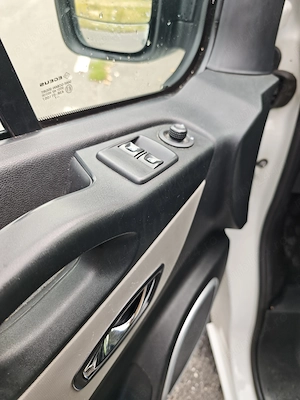 Renault Trafic 2017 - imagine 9