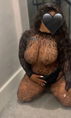 Senzuală cu forme :) - imagine 1