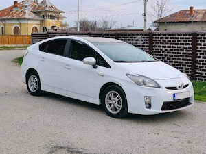 Toyota prius 3 hibrid - imagine 4