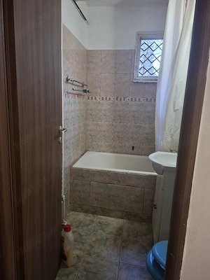 vand apartament cu 3 camere zona Dambu Pietros - imagine 3