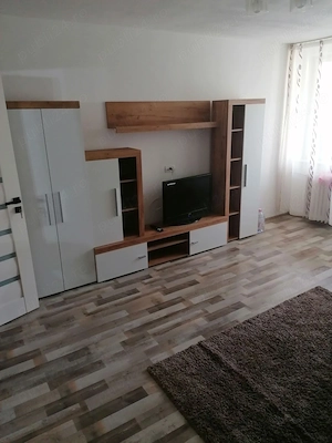 Inchiriez garsoniera 