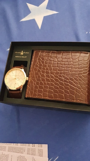 vand set cu un portofel si ceas 