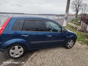 Vând Ford Fiesta 1.4 2009 - imagine 2