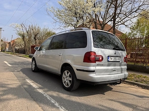 Volkswagen Sharan 2009 4X4 1.9 TDI 7 Locuri Cutie Manuala 6+1 Viteze - imagine 3