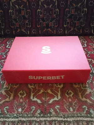 Dinamo Bucuresti-official home jersey