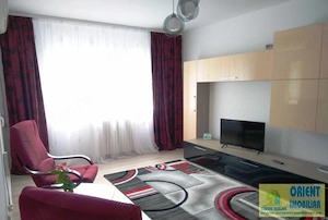 Capitol, de inchiriat 2 camere, decomandat, mobilat, gaze