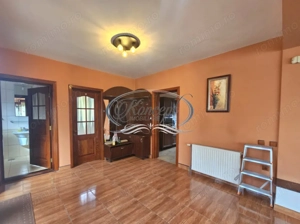 Proprietate eleganta cu gradina generoasa si acces facil Europa - imagine 10