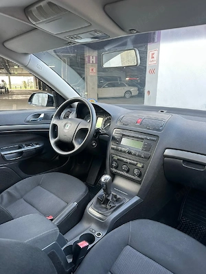 Vand Skoda octavia 2 1.6 mpi an fab 2008 pret negociabil  - imagine 7