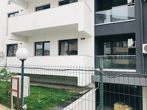 Proprietar Vand Ap doua camere Str Ostroveni 80 la 100 m de BulevardulDem Radulescu strazi paralele