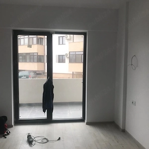 Proprietar Vand Ap doua camere Str Ostroveni 80 la 100 m de BulevardulDem Radulescu strazi paralele - imagine 2