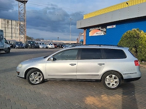 Vând Volksvagen Passat b6 break an fabricație 2010 2000 diesel  6 trepte  - imagine 5
