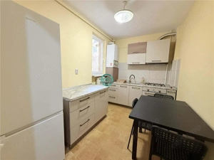 Inchiriez apartament cu 4 camere, 2 bai, etaj 1 in Dambu zona Profi